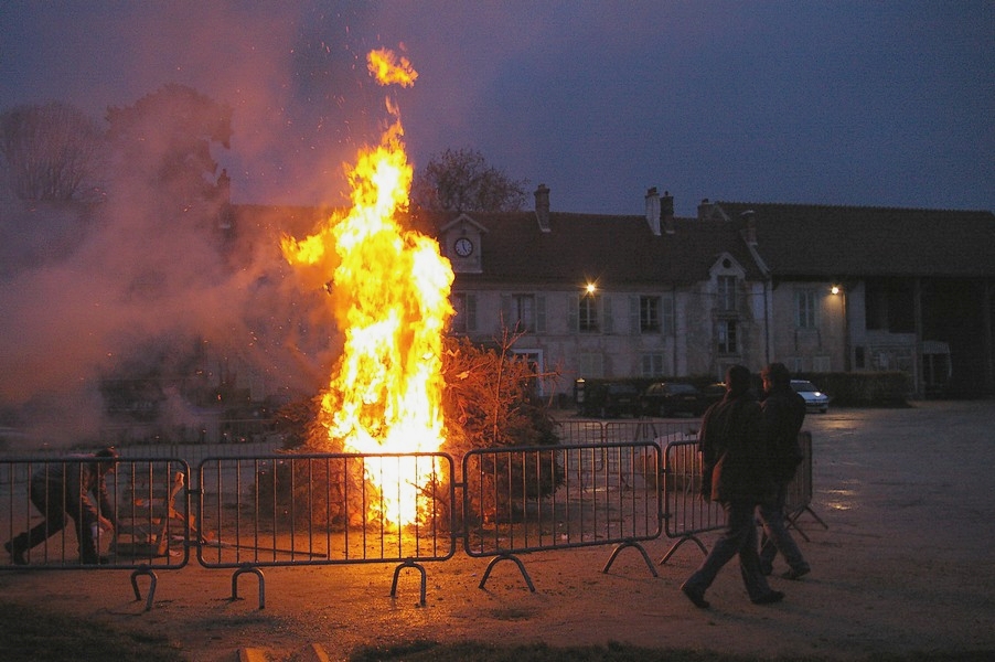 Sapins Galette et cidre: feu de joie sapins 034